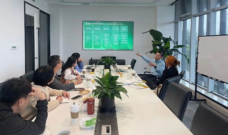 巴西國(guó)家植物保護(hù)產(chǎn)品協(xié)會(huì)專家訪問(wèn)新朝陽(yáng)，共探生物農(nóng)業(yè)合作新機(jī)遇